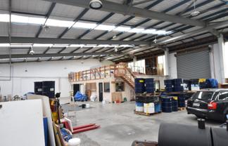 High-stud warehouse available now