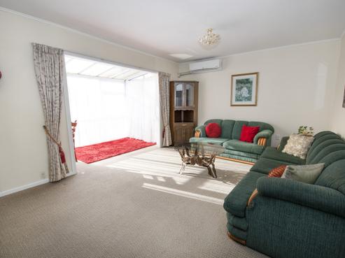34 Clarence Cox Crescent, Pirimai
