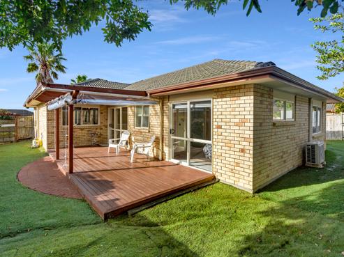 27 Richfield Crescent, Massey