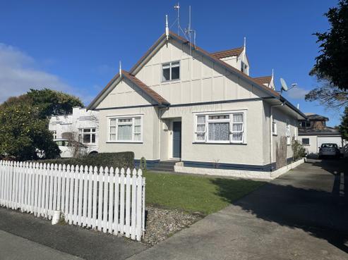 312 Botanical Road, West End