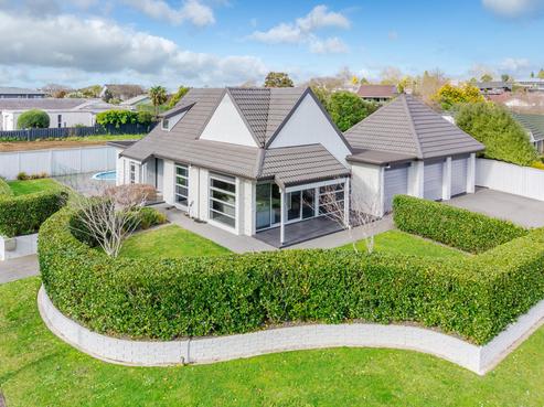 54 Chedworth Avenue, Chedworth