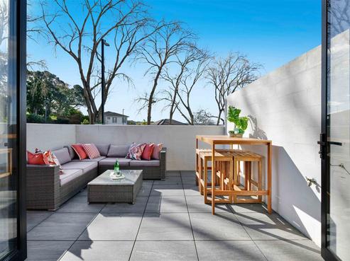 1/4 Stables Lane, Silverdale