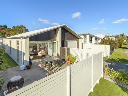 16 Saint Pauls Drive, Brookfield