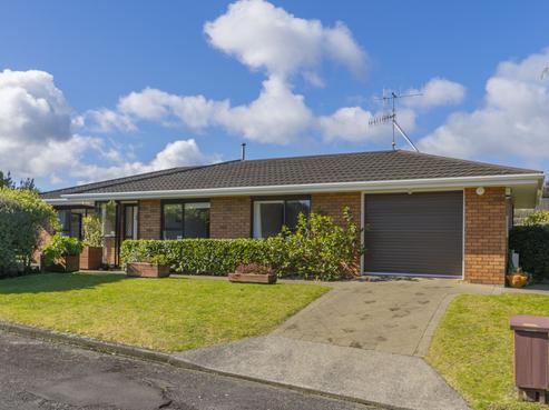 12 Chilton Drive, Paraparaumu