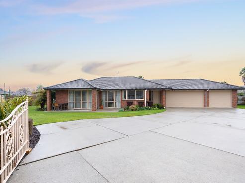 8 Savannah Place, Rototuna North