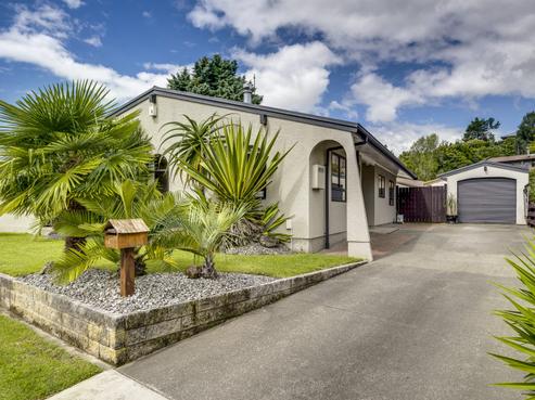 17 Churchill Drive, Taradale