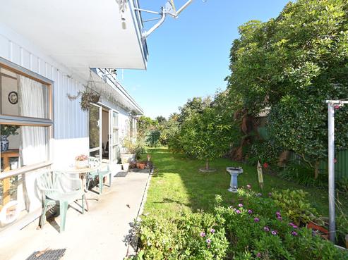 2/27 Coverdale Street, Onekawa
