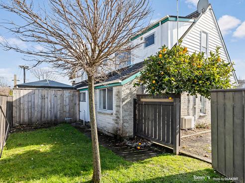 3/21 Islington Street, Trentham