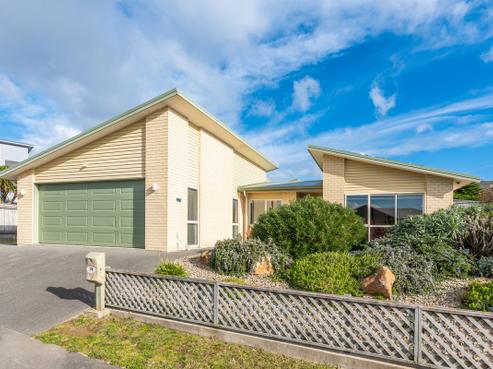 36 Pharazyn Avenue, Waikanae Beach