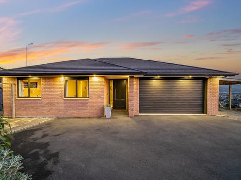 27 Percy Kinsman Crescent, Riverstone Terraces