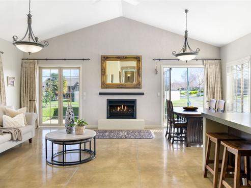 69 Wiltshire Drive, Huntington