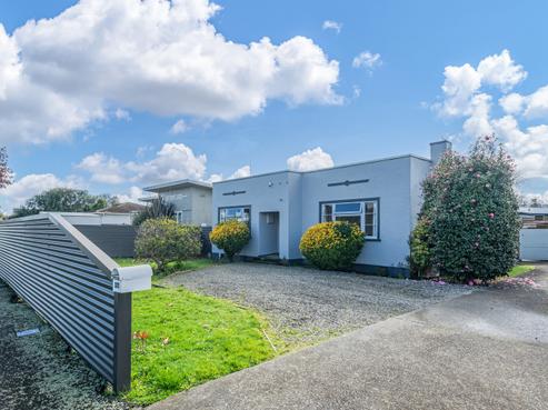 323 Botanical Road, West End
