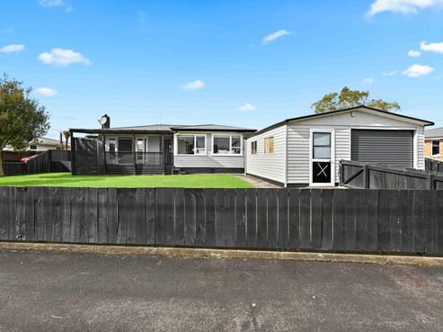 6 Bruce Avenue, Glenview