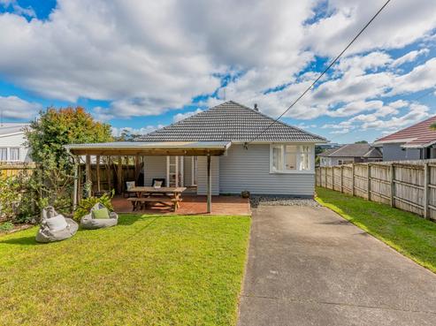 10 Marie Crescent, Te Atatu South