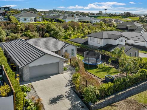 5 Tirohanga Crescent, Stanmore Bay