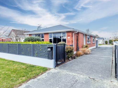 54 Raymond Street, West End
