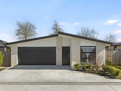 31 Benjamin Avenue, Rototuna North