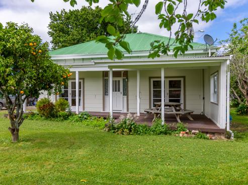24 Dundas Street, Porangahau