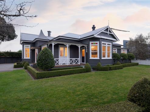 134 River Road, Hamilton East