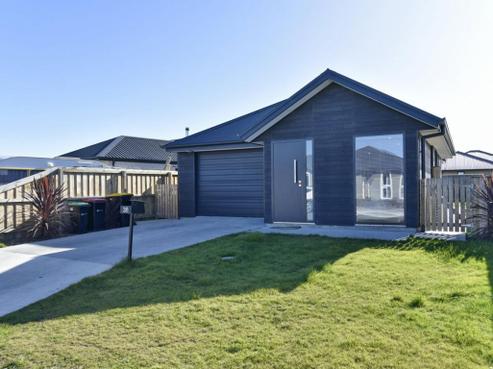 38 Quinn Crescent, Woodend
