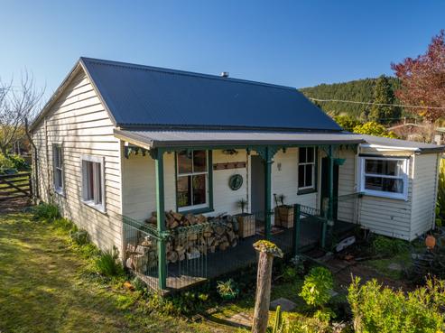 135 River Terrace Road, Brightwater