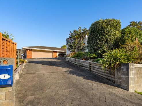 6 Queens Road, Waikanae Beach
