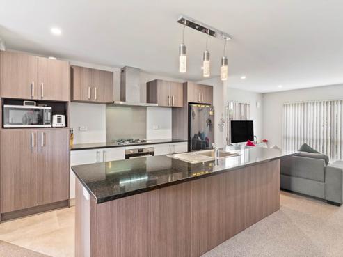 42 Hollowout Street, Takanini