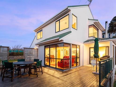 44 Discovery Drive, Whitby