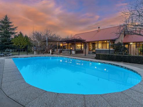 76 Winter Road, Swannanoa