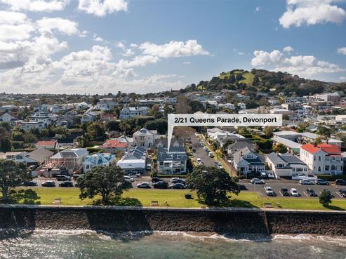 2/21 Queens Parade, Devonport