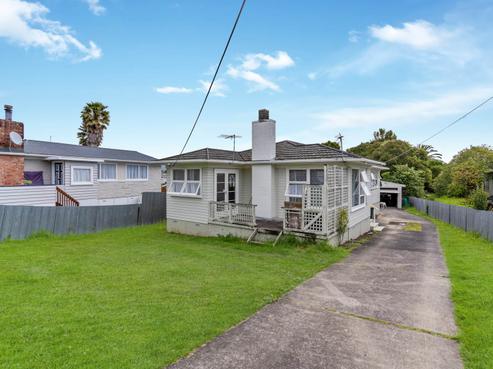 121 Vodanovich Road, Te Atatu South