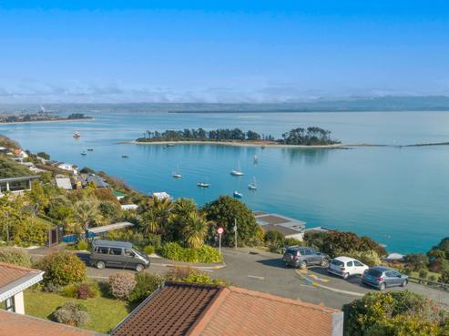 42 Victoria Heights, Stepneyville