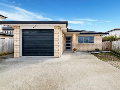 110A Royal Road, Massey