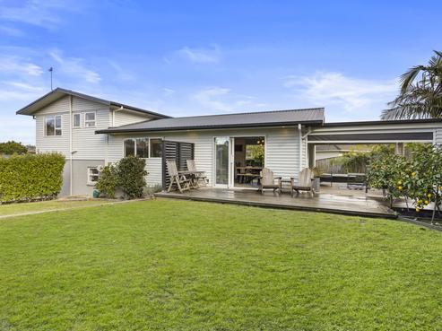 23 Helleur Road, Massey