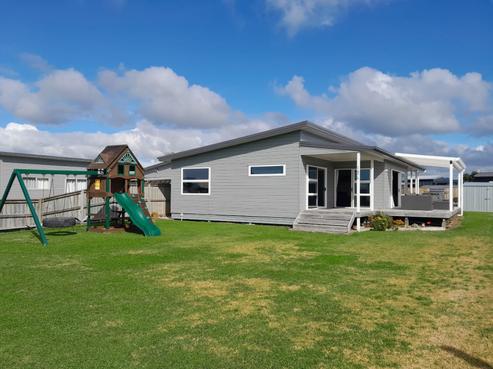 124 Rangiora Crescent, Matarangi