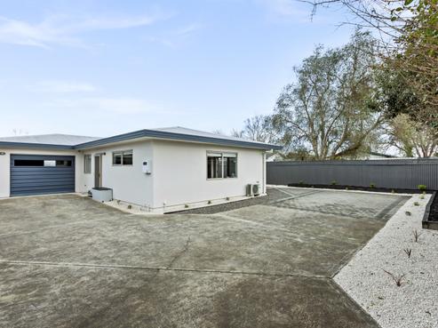 3/305 Park Road South, Akina