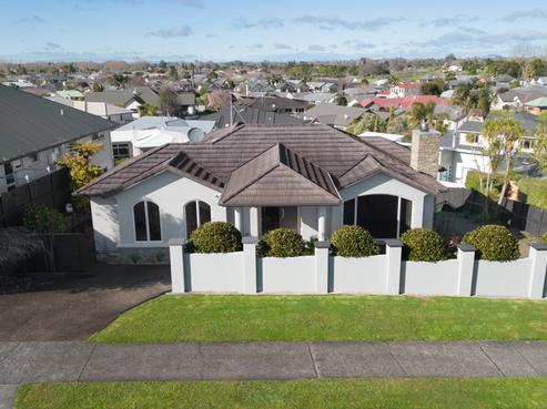 102 Rototuna Road, Rototuna