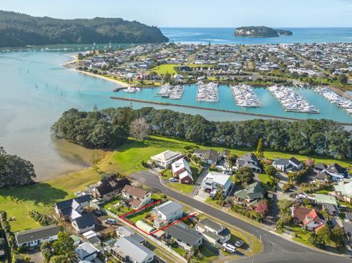 102 Awarua Place, Whangamata