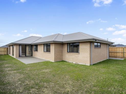 9 Stackwood Avenue, Woodend