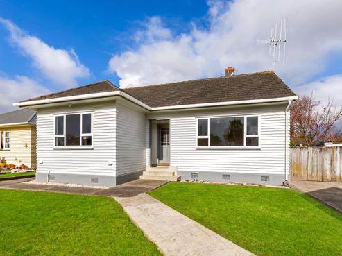 23 Savage Crescent, West End