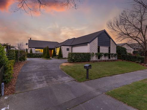 44 Karnak Crescent, Russley