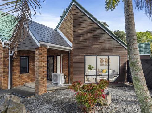 2 Stitchbird Close, Murrays Bay