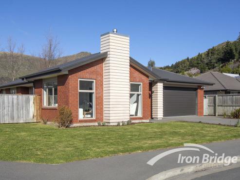 8 Fredrica Lane, Heathcote Valley
