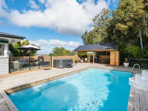 236 Western Hills Drive, Avenues