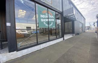 250m2* Office/Showroom Unit in Sydenham