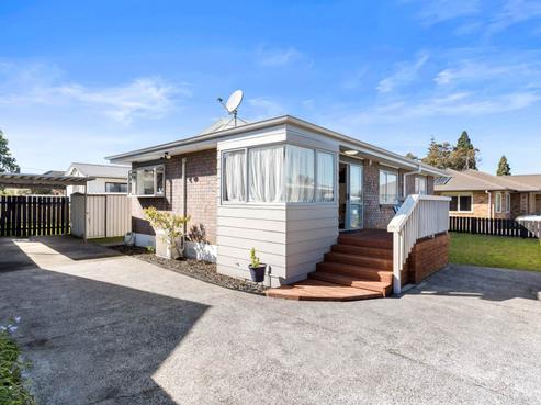 2/33 Alma Crescent, Papakura