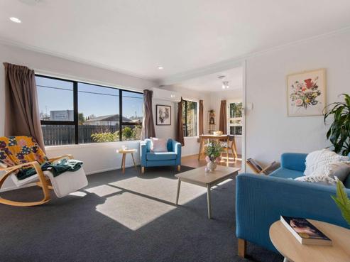 11 Iles Road, Lynmore