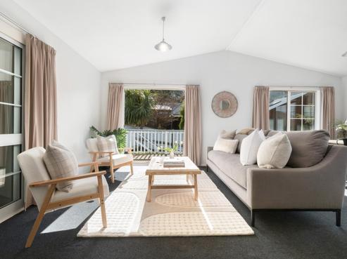 9 Avalon Crescent, Fernhill/Sunshine Bay