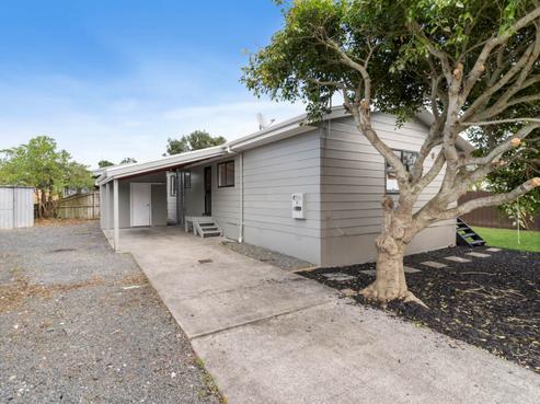 2/7 Maplesden Drive, Clendon Park