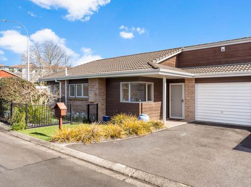 32 The Grove, Red Beach